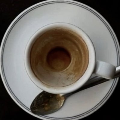 الآنسة's profile picture