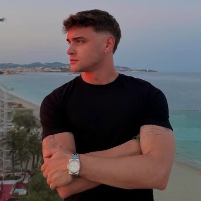 Alejand34581399's profile picture