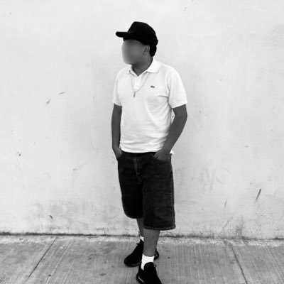 r's profile picture