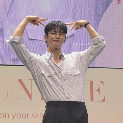 LimLimOX1023's profile picture
