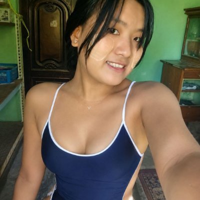 Y's profile picture