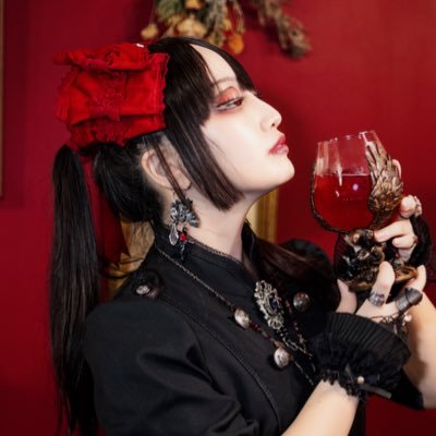 🥀†✶ ⊹ † 𝙺𝚊𝚗𝚊𝚗† ⊹ ✶†🦇's profile picture