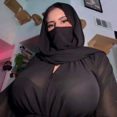 Ayesha Khan's profile picture