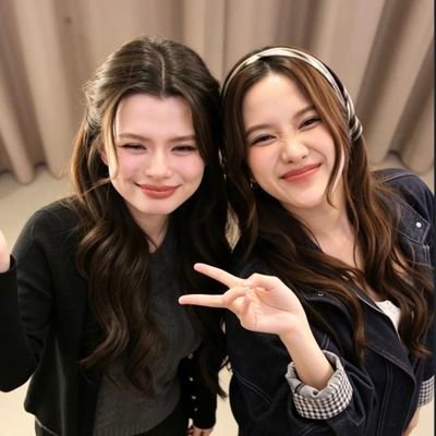 Becky_e_Freen's profile picture