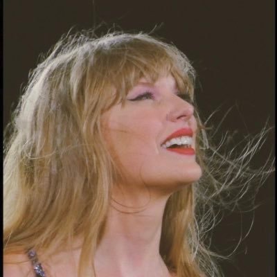 Chloe 🤠🐍 (taylor’s version)'s profile picture
