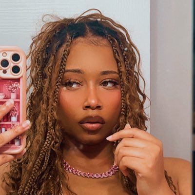 forevrblushing's profile picture