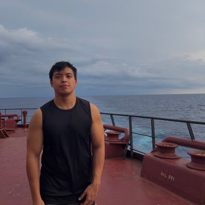 Aaron ⚓️🐷's profile picture