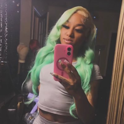 miahfreakyasss's profile picture