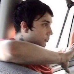 hel 击̸ misses ag&mcr's profile picture