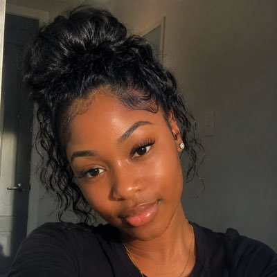 Clarine322's profile picture