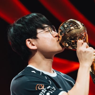 m.h lee | m.s ryu's profile picture