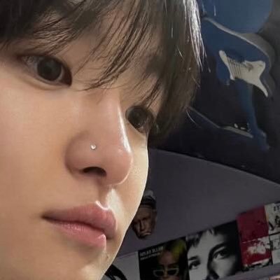 이응's profile picture