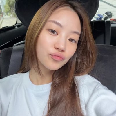 roselsbian's profile picture