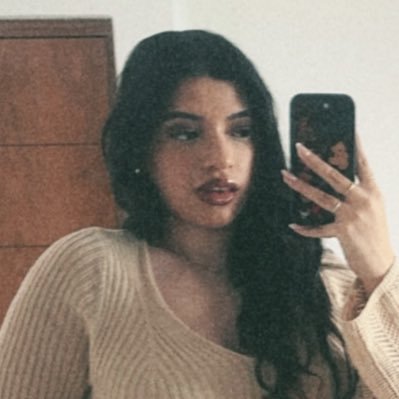 j 💌's profile picture