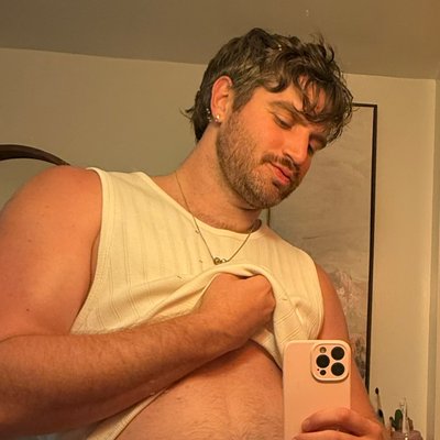 E's profile picture