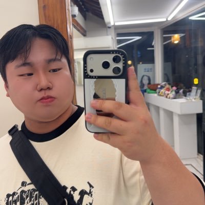 lo_v_06's profile picture