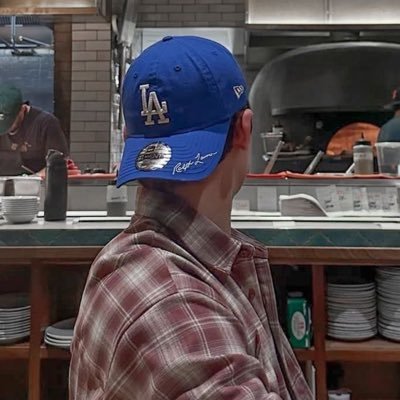 fan | ᴡᴇɴᴅʏ 𝘴𝘩𝘢𝘬𝘦 𝘪𝘵 𝘰𝘧𝘧 🩶's profile picture