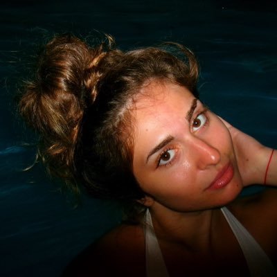 izzyknowshoops's profile picture