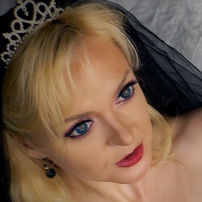 Misterss Kira (+100K)'s profile picture