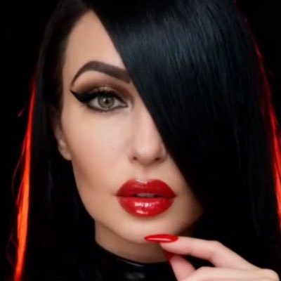 Empress Izabella die Schweinepriesterin OFFICIAL's profile picture