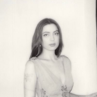 lizzy mcalpine's profile picture