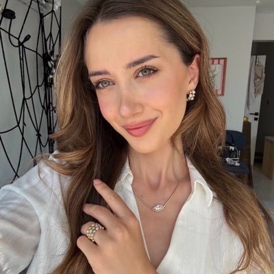 𝒜𝓋𝒾 ☆'s profile picture