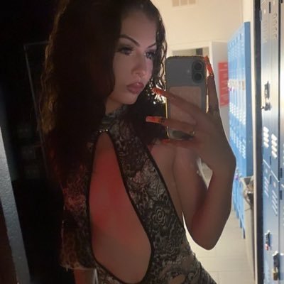 girlsare2freaky's profile picture