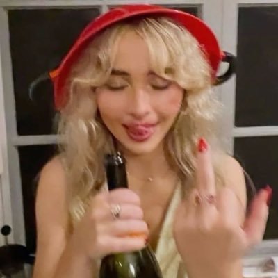 sabrinatozakis's profile picture