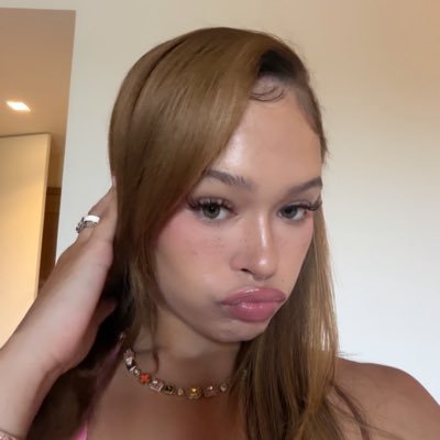 overlyvicious's profile picture