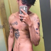 theohito's profile picture