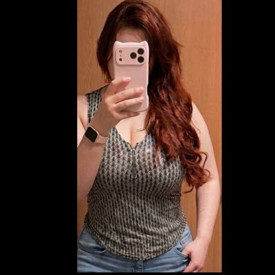 Scarletred435's profile picture