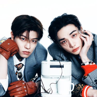 ํฉ์น.zip's profile picture