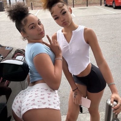 strokingnstynut's profile picture
