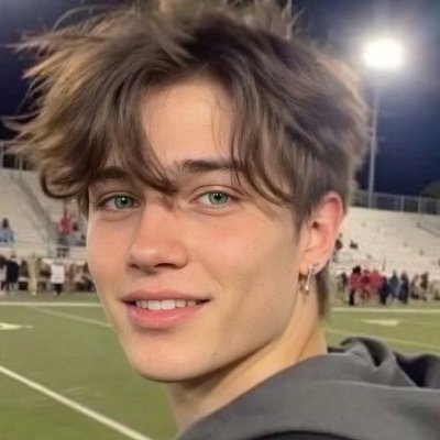 MrElun01's profile picture
