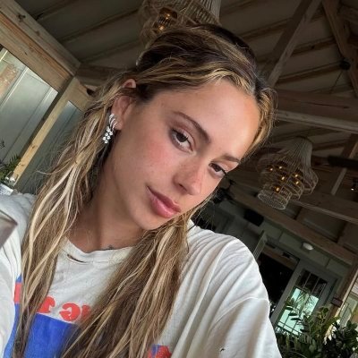 ₮'s profile picture