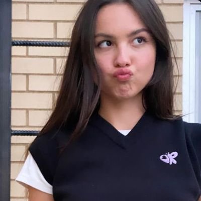 y3's profile picture