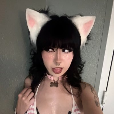 urwhitegf's profile picture