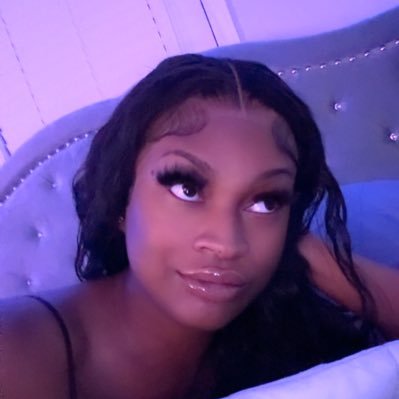 pinky🫦 📍paid links only 💋's profile picture