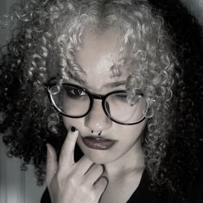 VAMPlRELLAS's profile picture