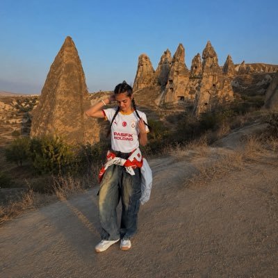 ძօɾα 🦋's profile picture