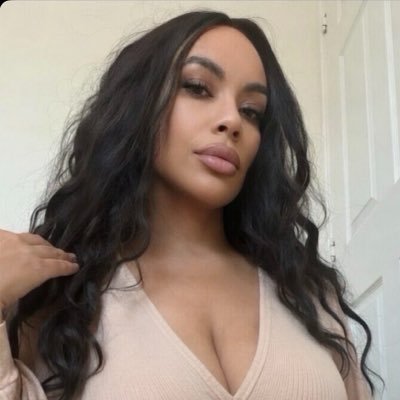 Goddess Lucy Findom ✨'s profile picture