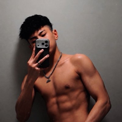 阿倫's profile picture