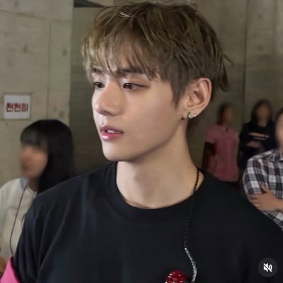 ؘval's profile picture