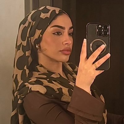 B's profile picture