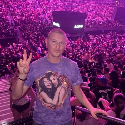 Paul Poulos Jr. ⚔️💗's profile picture