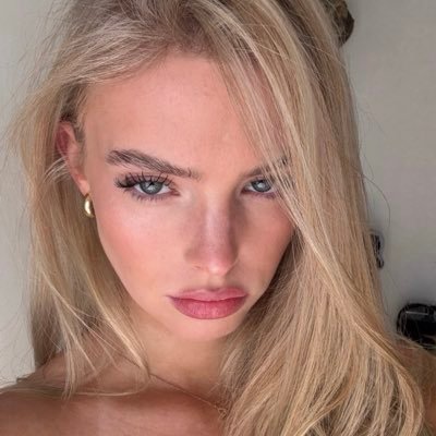elisa's profile picture