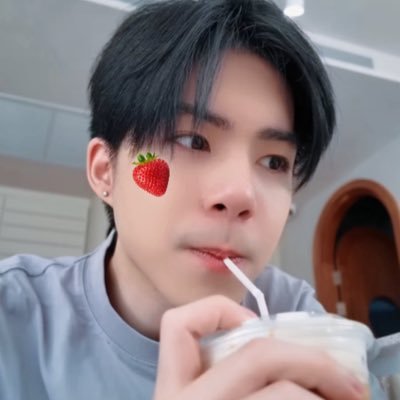 tlepaew's profile picture
