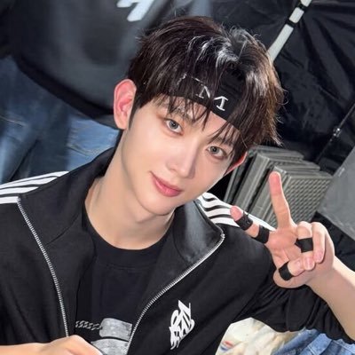 ⋆˚࿔ eva's profile picture
