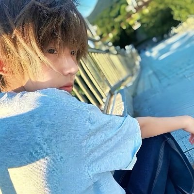 4euboXFCLPXYhN5's profile picture