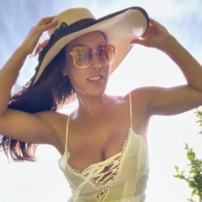 Honey Suckle's profile picture